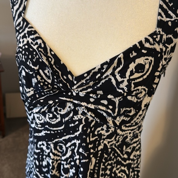 Loft Jersey Patterned Women's Dress SZ 6 navy/white Ikat sweetheart neck EUC - Picture 2 of 8